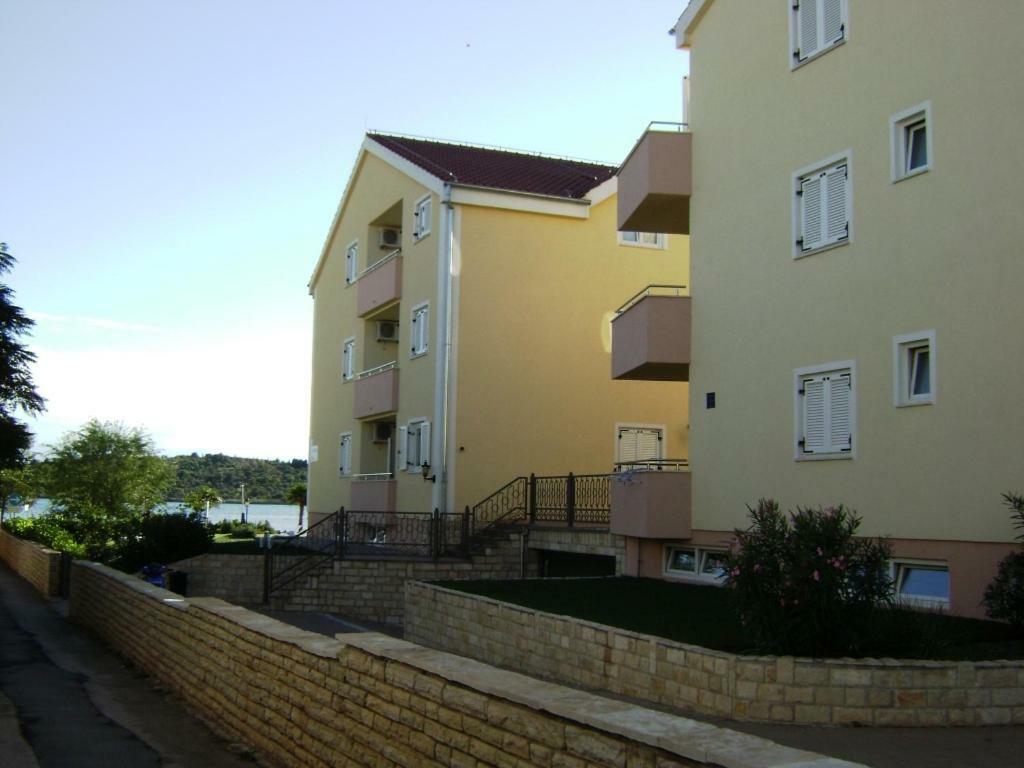 Dalmacia Apartments Srima Bagian luar foto