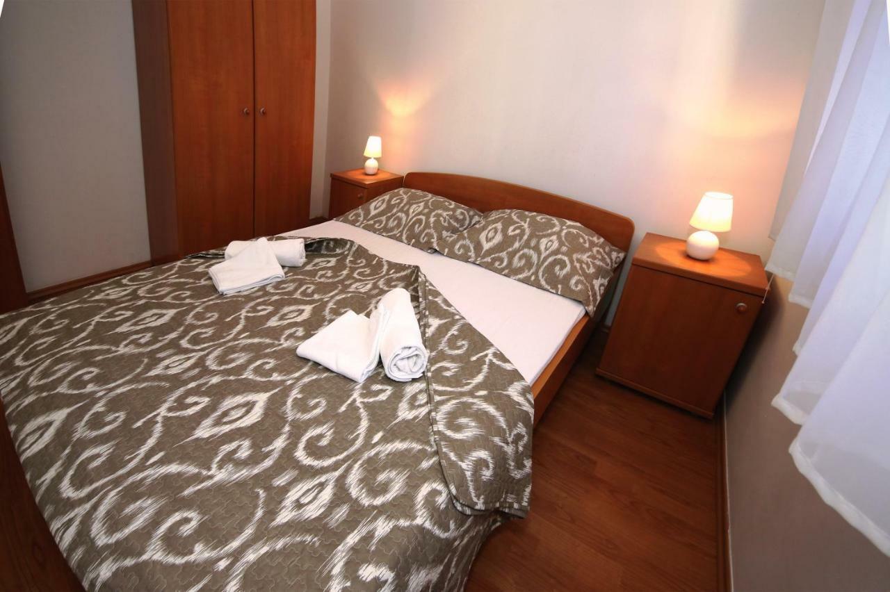 Dalmacia Apartments Srima Bagian luar foto