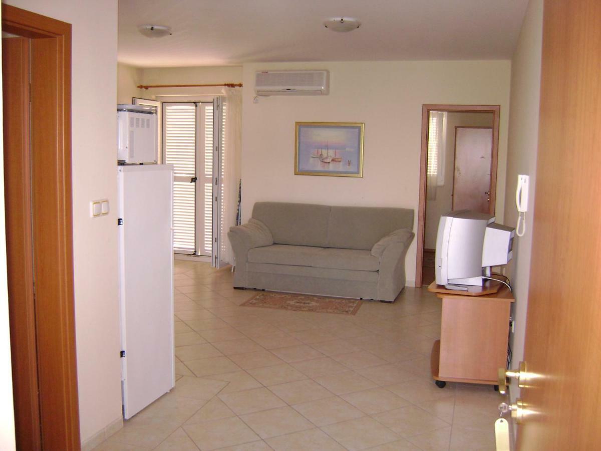 Dalmacia Apartments Srima Bagian luar foto