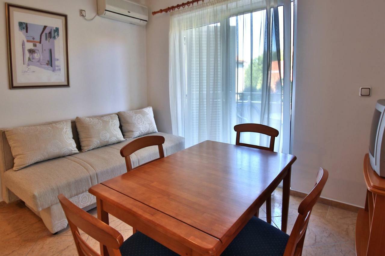 Dalmacia Apartments Srima Bagian luar foto